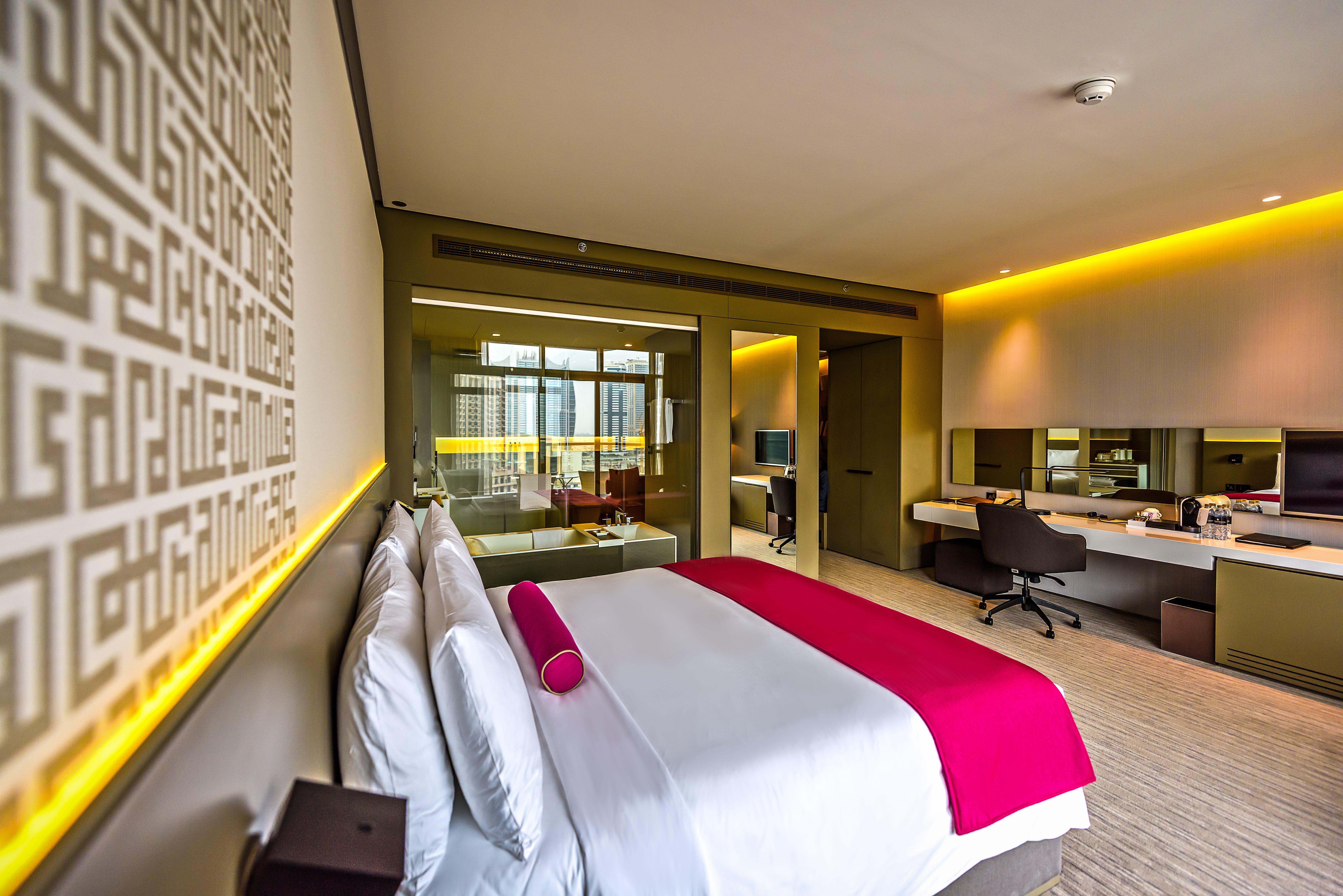 Intercontinental Dubai Marina By Ihg Hotel Exterior photo Deluxe Suite